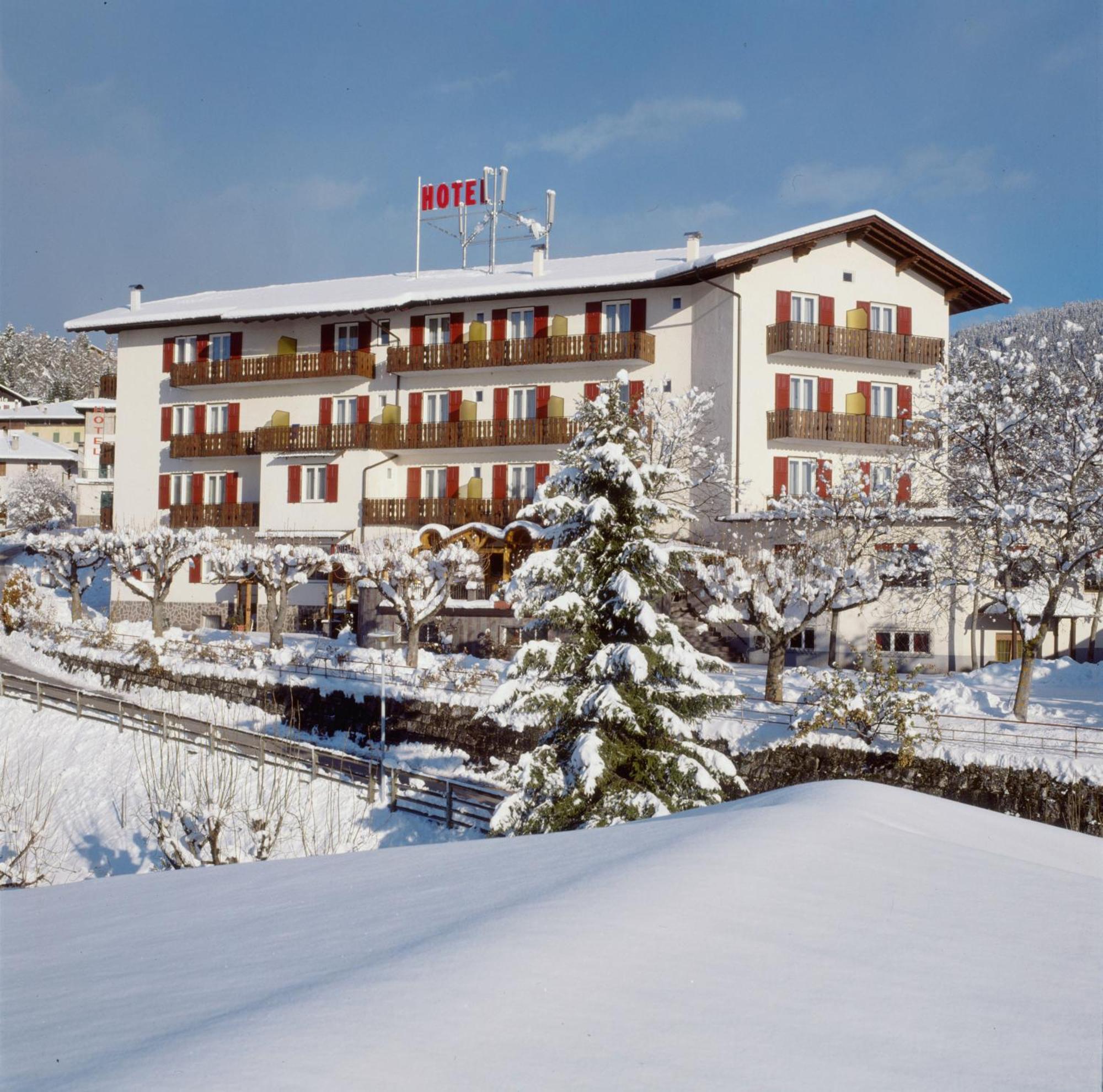 Hotel Panorama Wellness & Resort Malosco Luaran gambar